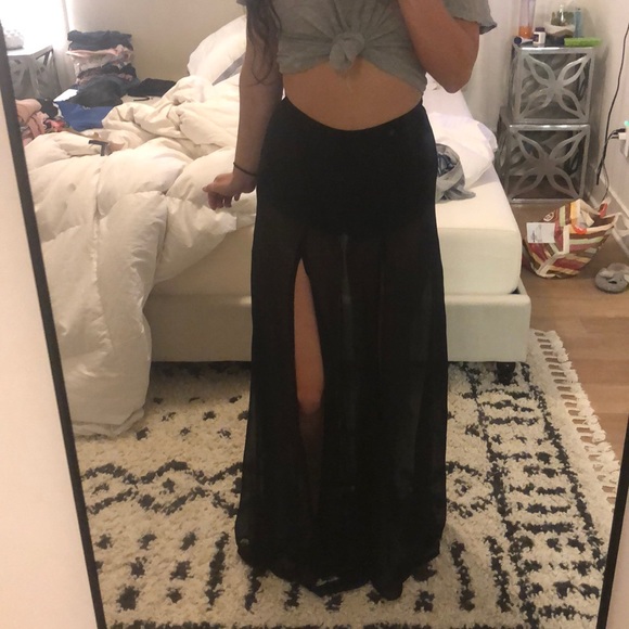Missguided Dresses & Skirts - Missguided Chiffon Maxi Side Split Black Skirt UK8